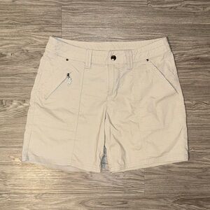 Title Nine Cargo Hiking Shorts Women’s Size 6 Tan Zip Pockets